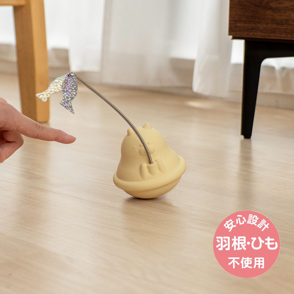 羽根・ひもを使わず、パーツは大きめ設計。誤飲リスクに配慮しました。